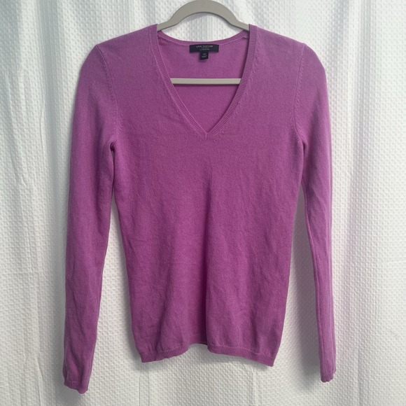 Ann Taylor Sweaters - Ann Taylor 100% Cashmere V Neck Pink Sweater Classic Quiet Luxury XS